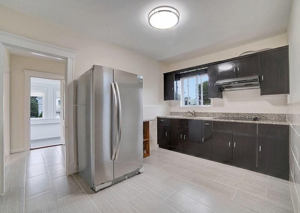 1st image of 10 Bedford St #1A