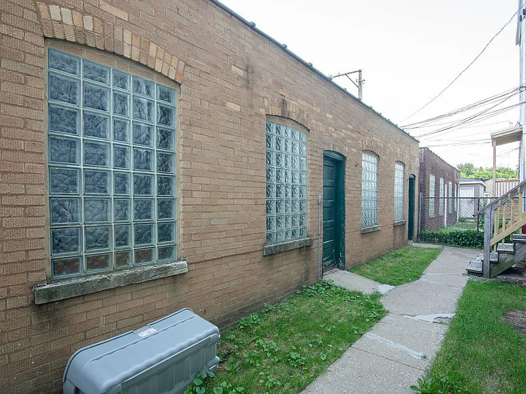 8229 S Vernon Ave — Photo 11