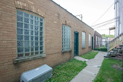 8229 S Vernon Ave Photo 1