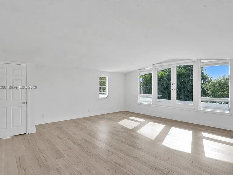 19260 NE 22nd Ave — Photo 68