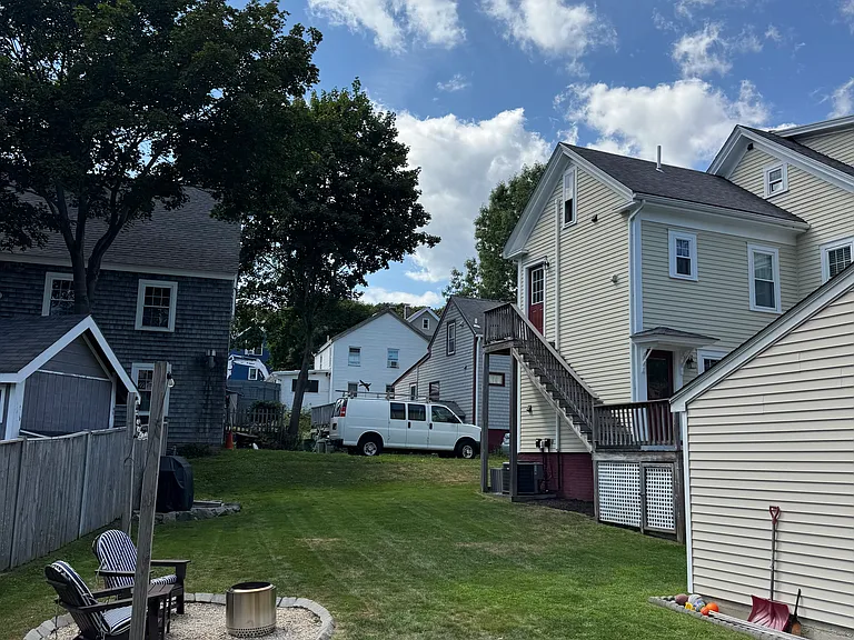 9 Cedar St — Photo 2