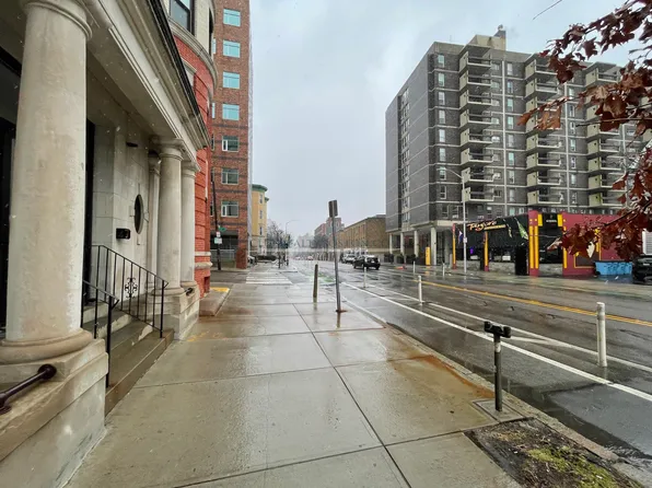 885 Massachusetts Ave, Cambridge, MA