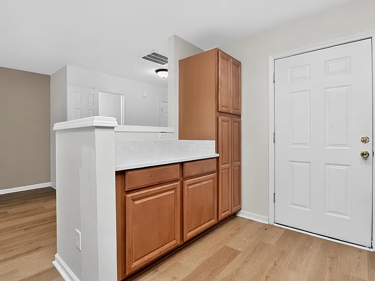 3094 Des Prez Ave — Photo 6