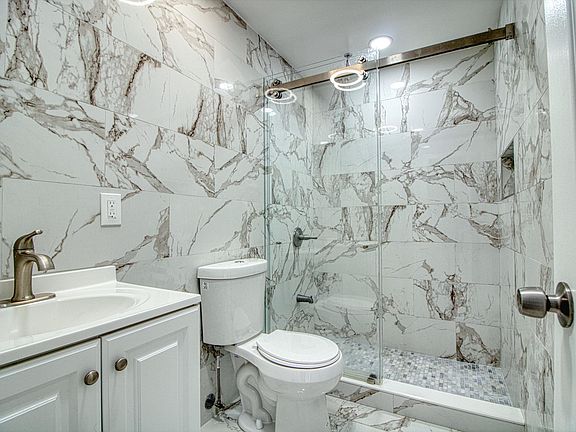 4th image of 2051 Hermany Ave Floor 2