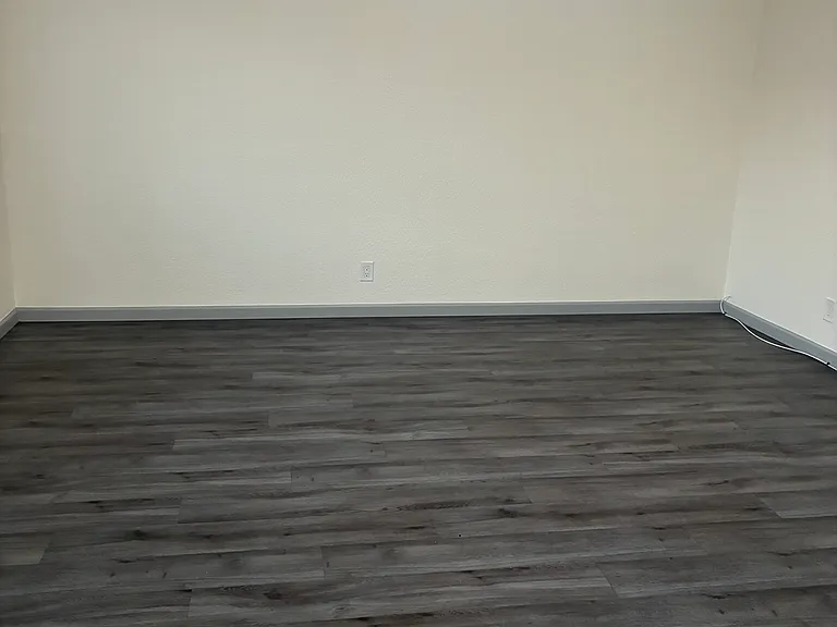 560 E Pleasant St #8 — Photo 6