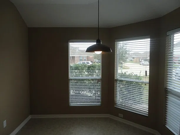 3 bed, 2.5 bath, 1815 sqft, $1,960 — Photo 3