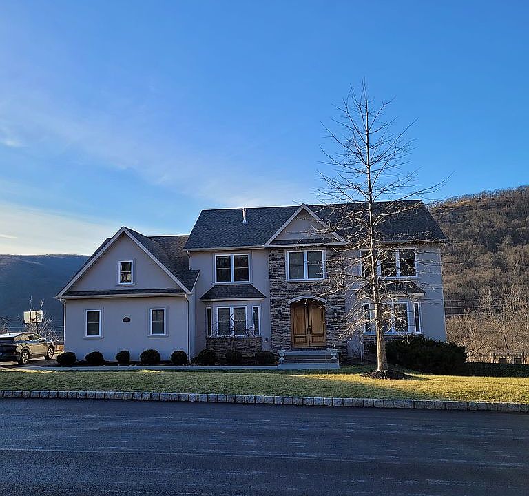 Elegant Mountain Colonial