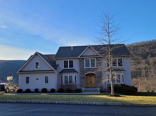 21 Klingher Ct, Pomona, NY 10970