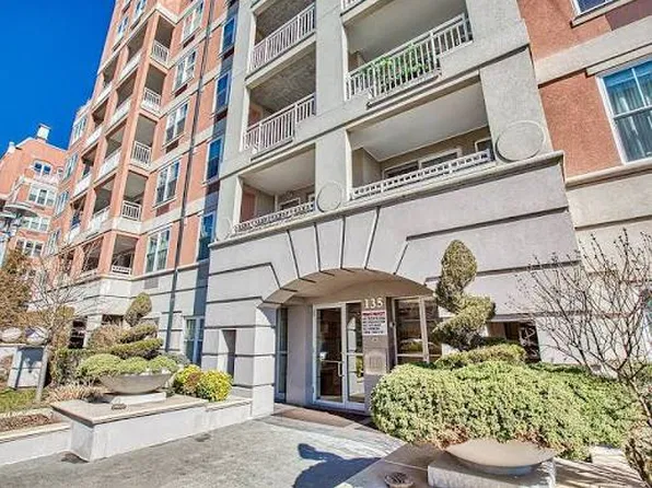 135 Oceana Drive East image 1 of 6