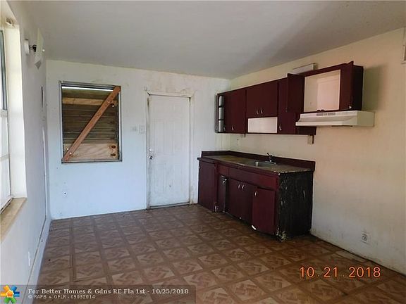3rd image of 1417 NW 3rd St
