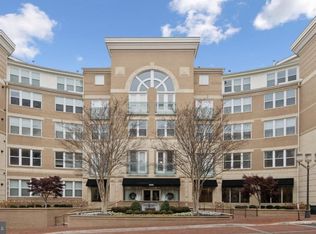 12000 Market St APT 472, Reston, VA 20190