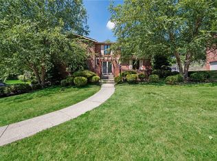 345 Oaklawn Dr, Pittsburgh, PA