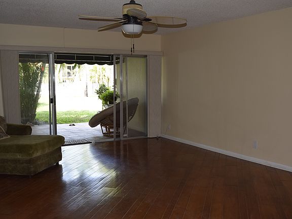 4th image of 390 Golfview Drive #D