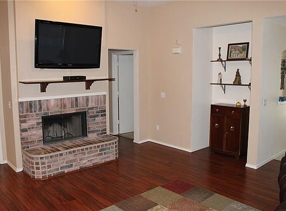 4th image of 212 Lake Travis Dr