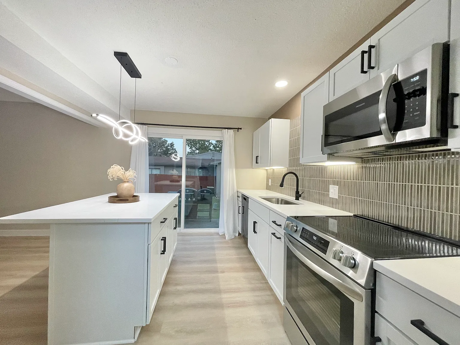 3 bed, 1615 sqft, $1,800 — Photo 4