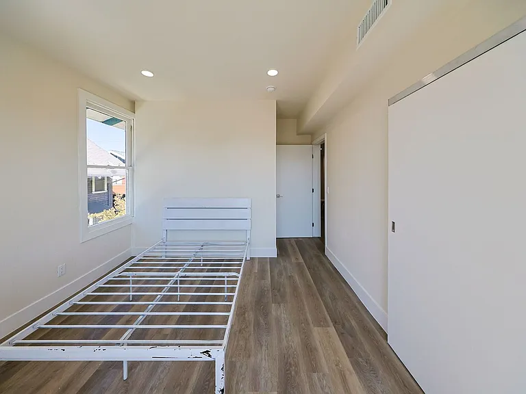 2712 Menlo Ave — Photo 18