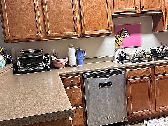 2nd image of 5152 Arlington Ln #5152