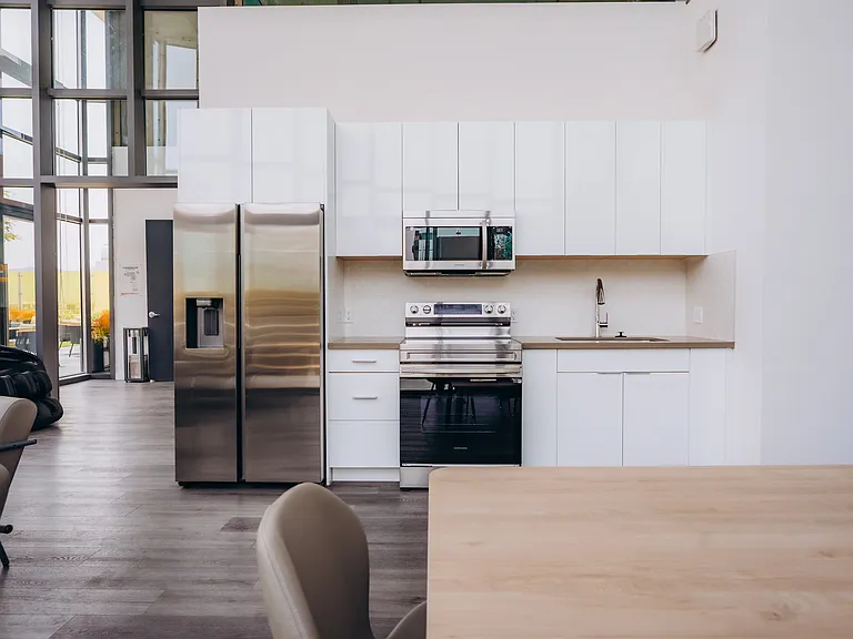 TENTEN Campus Glendale — Photo 25