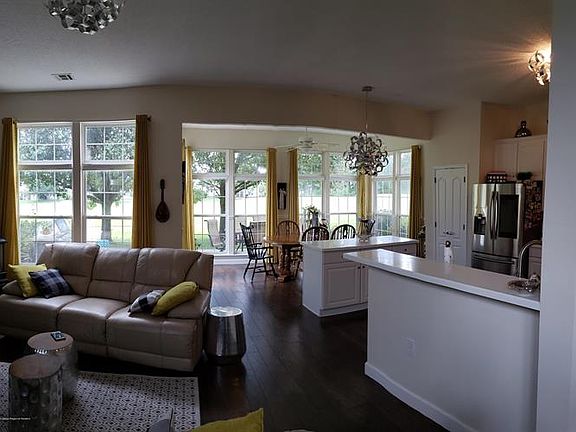 4th image of 76 Greenways Ln