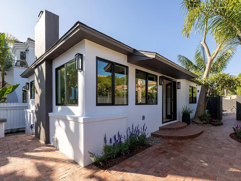 436 Bonair St — Photo 13