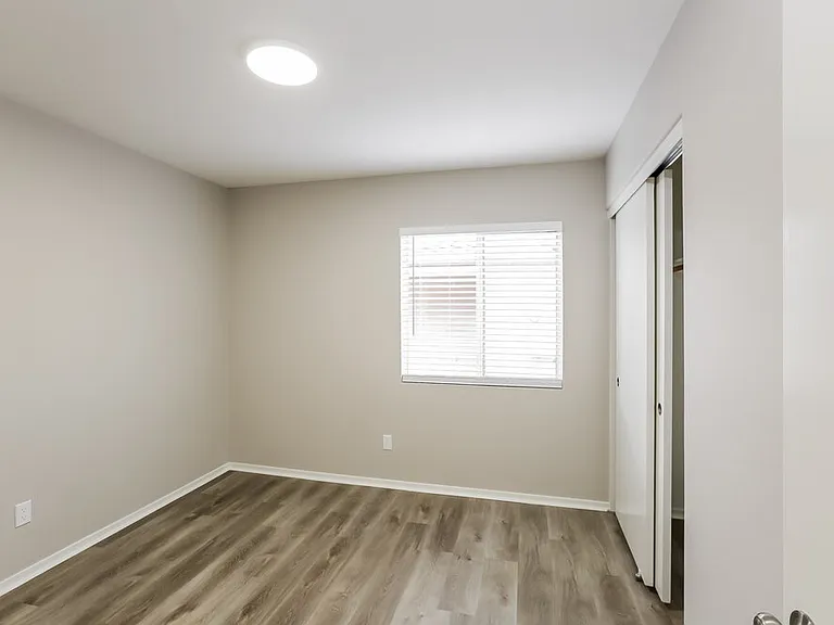 12420 N 121st Ave — Photo 13
