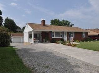 1416 Azalea St, Salem, VA 24153