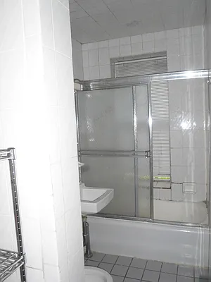 Rented by Arena Real Estate | media 28