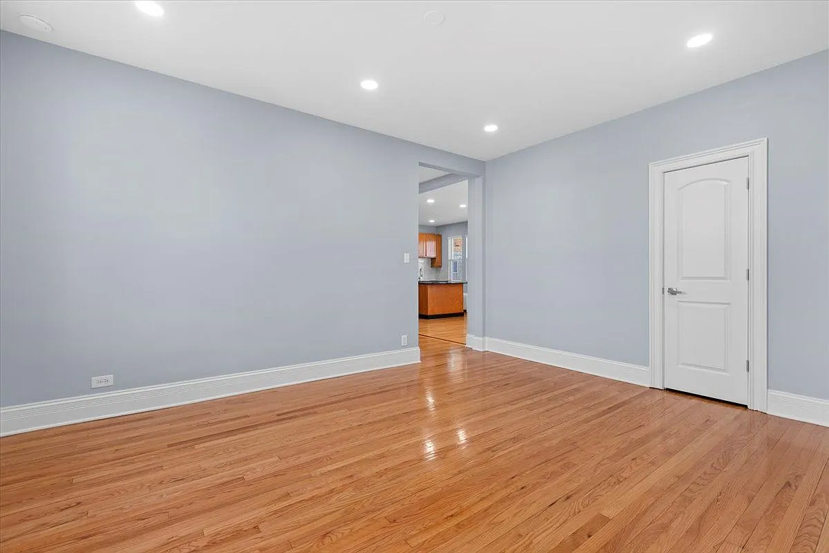 1 bed, 1.0 bath, 1000 sqft, $1,900 — Photo 2