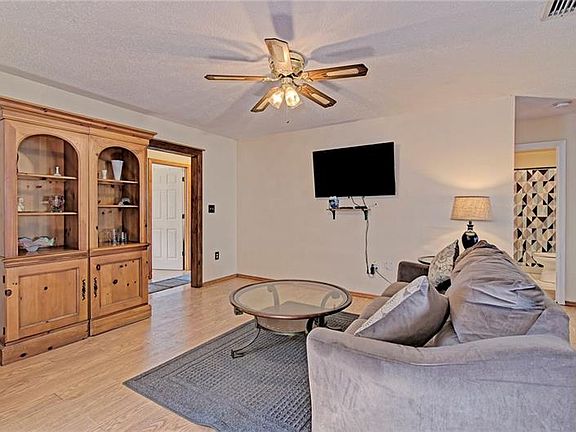 5th image of 505 Houle Ave