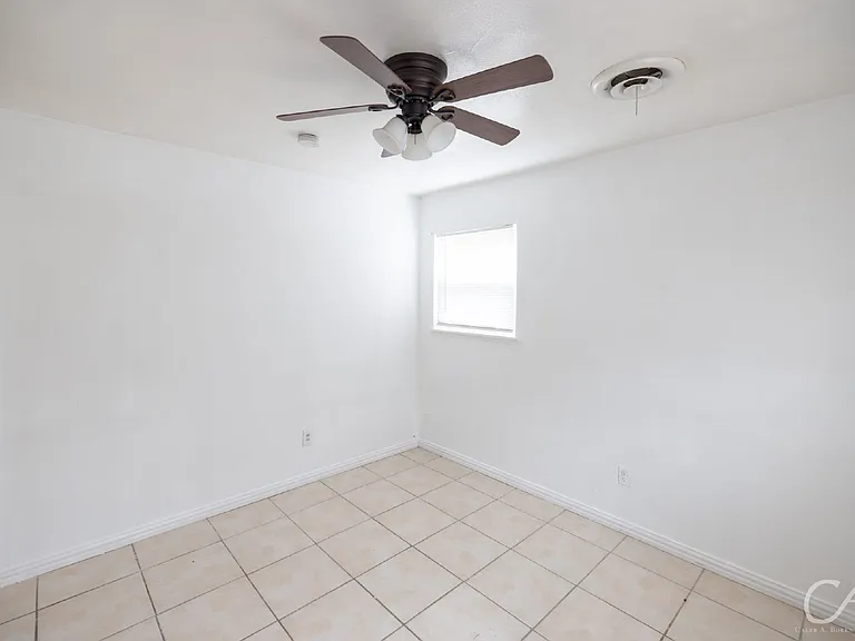 2902 Bennett Dr — Photo 24
