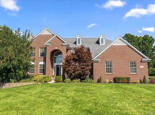 7136 N Meadows Trl, Dexter, MI 48130