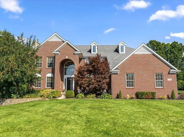 7136 N Meadows Trl, Dexter, MI 48130