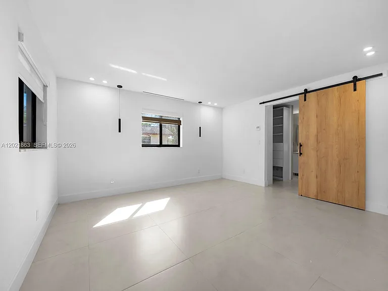 2537 NW 116th Ter — Photo 33