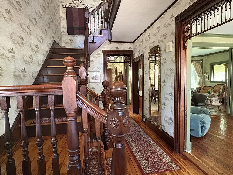 342 Main St — Photo 27
