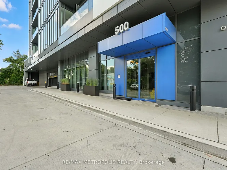 500 Dupont St #815 — Photo 2