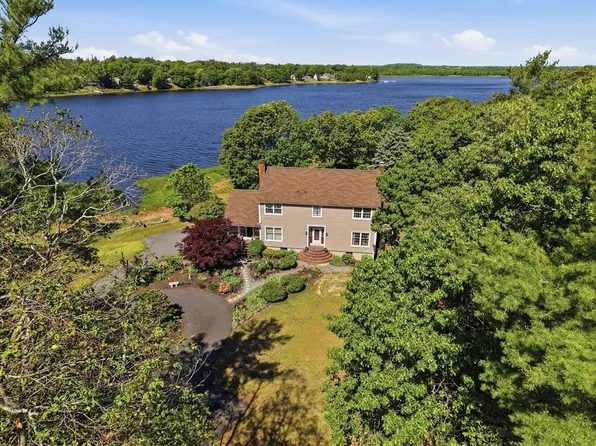 11 Jeffrey Ln, Assonet, MA 02702