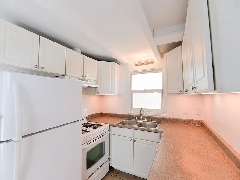 2601 S. El Camino Real — Photo 14