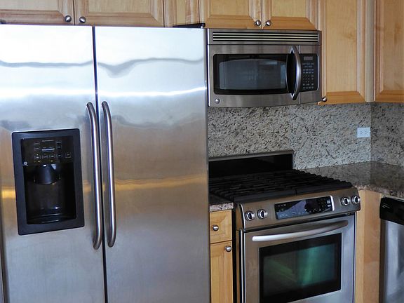 3rd image of 1464 S Michigan Ave APT 1102