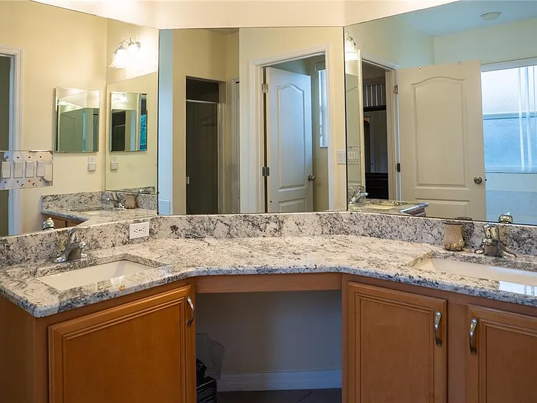 2955 Marbella Dr — Photo 11