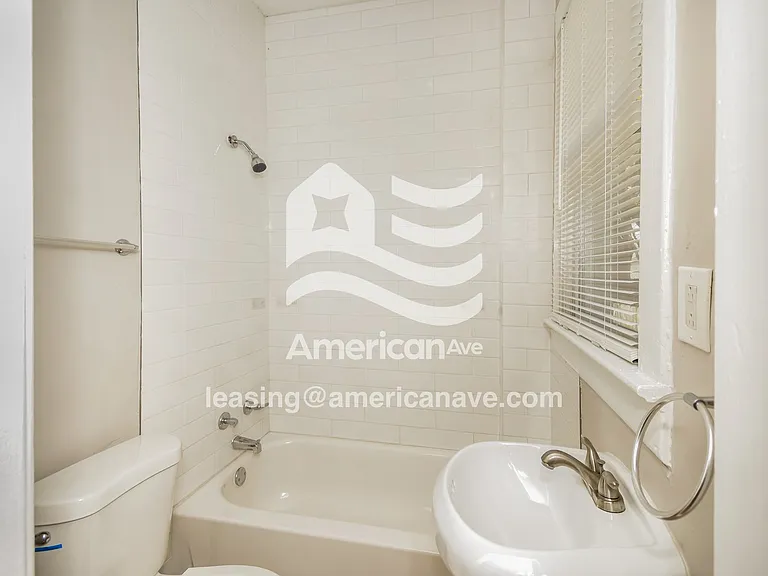 570978_007_main_bathroom_12722926.jpg