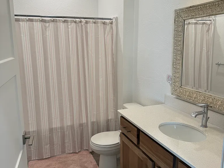 502 Pheasant Ln — Photo 32