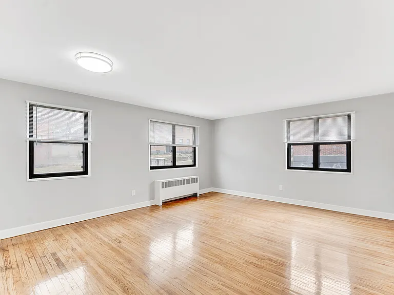 121 Forest Ave #9A — Photo 4