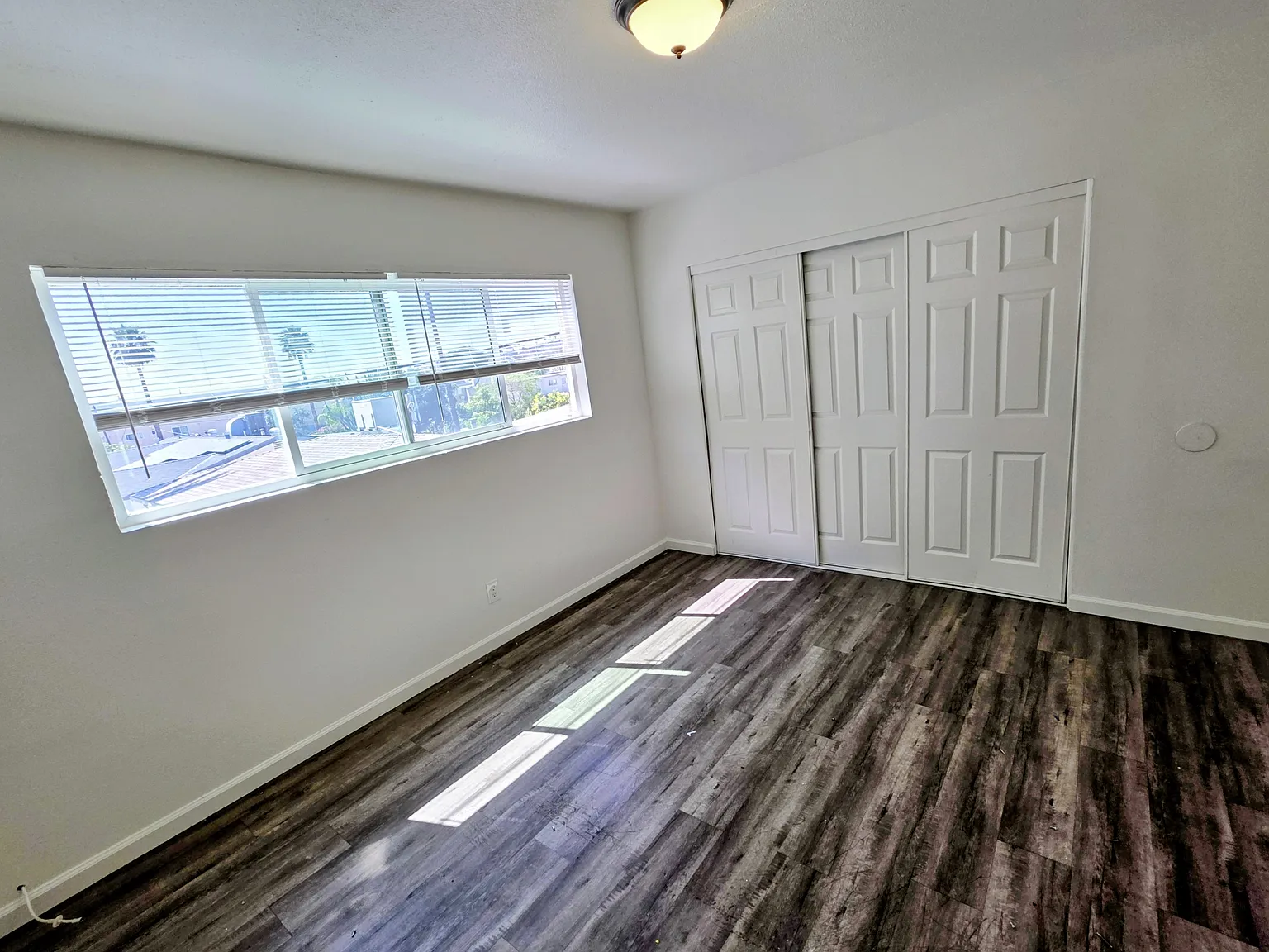 4378 N Sepulveda Ave — Photo 2