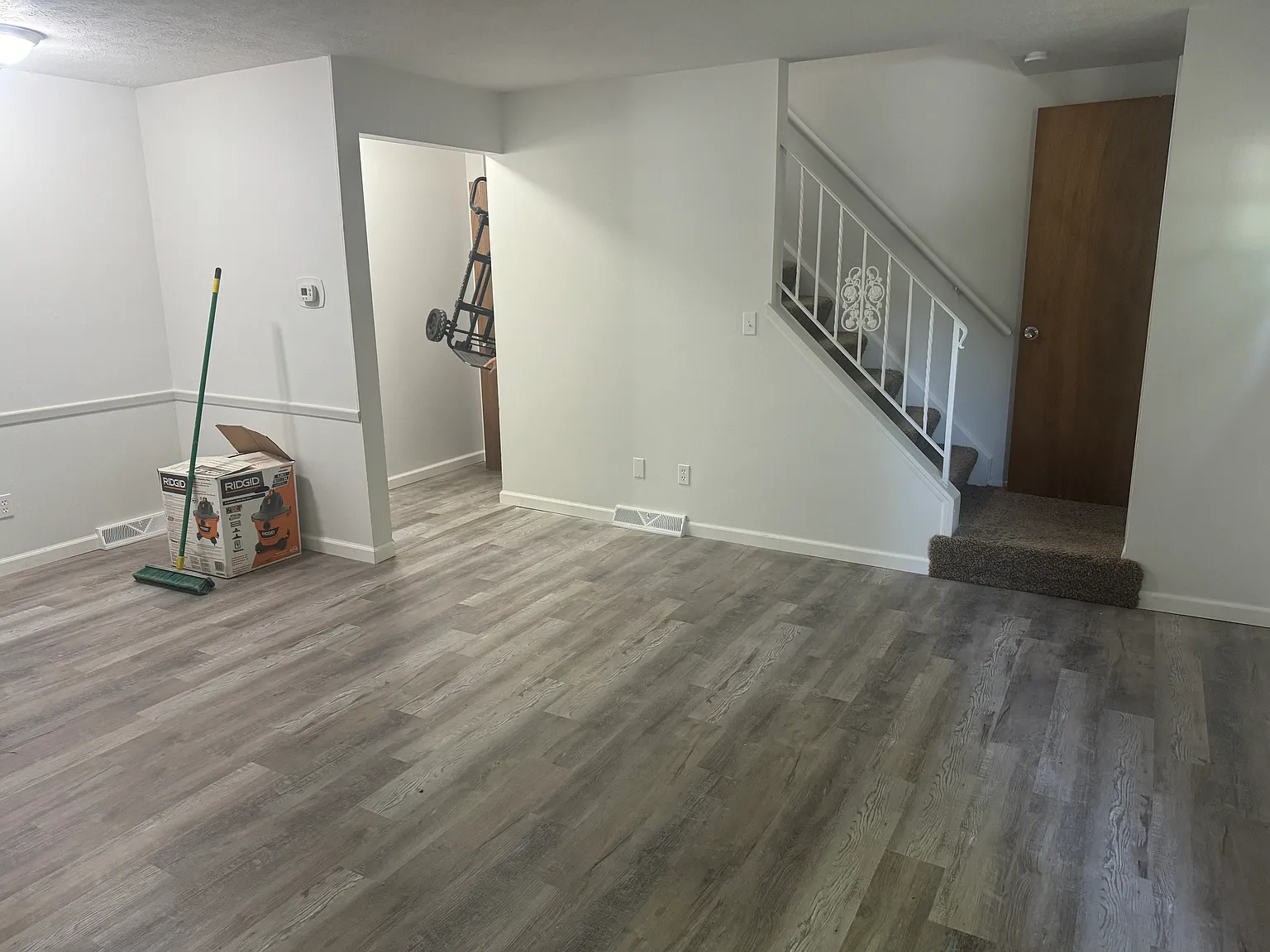 3 bed, 1.5 bath, 1100 sqft, $1,200 — Photo 3