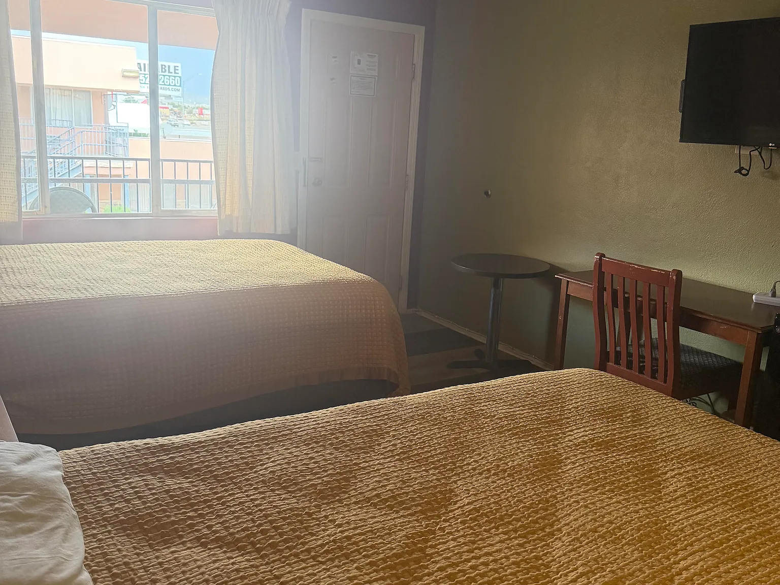 Studio, 300 sqft, $850 — Photo 4