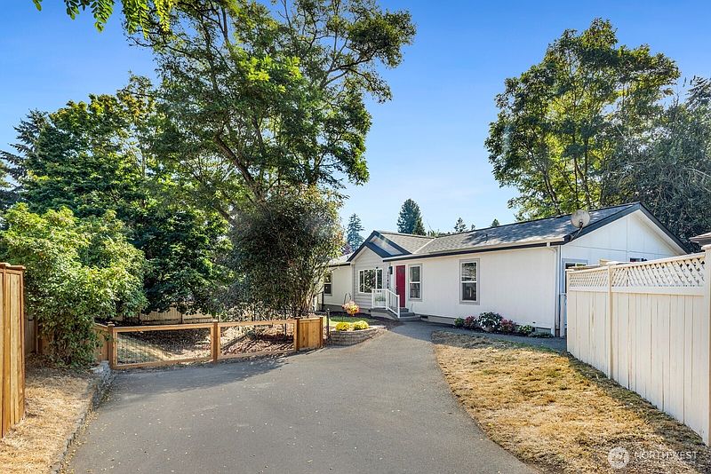 2nd image of 17404 10th Avenue NE #17408