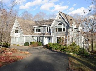 5 Pattaconk Dr, Chester, CT 06412