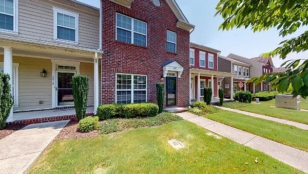 2 bed, 2.5 bath, 1650 sqft, $1,850 — Photo 2