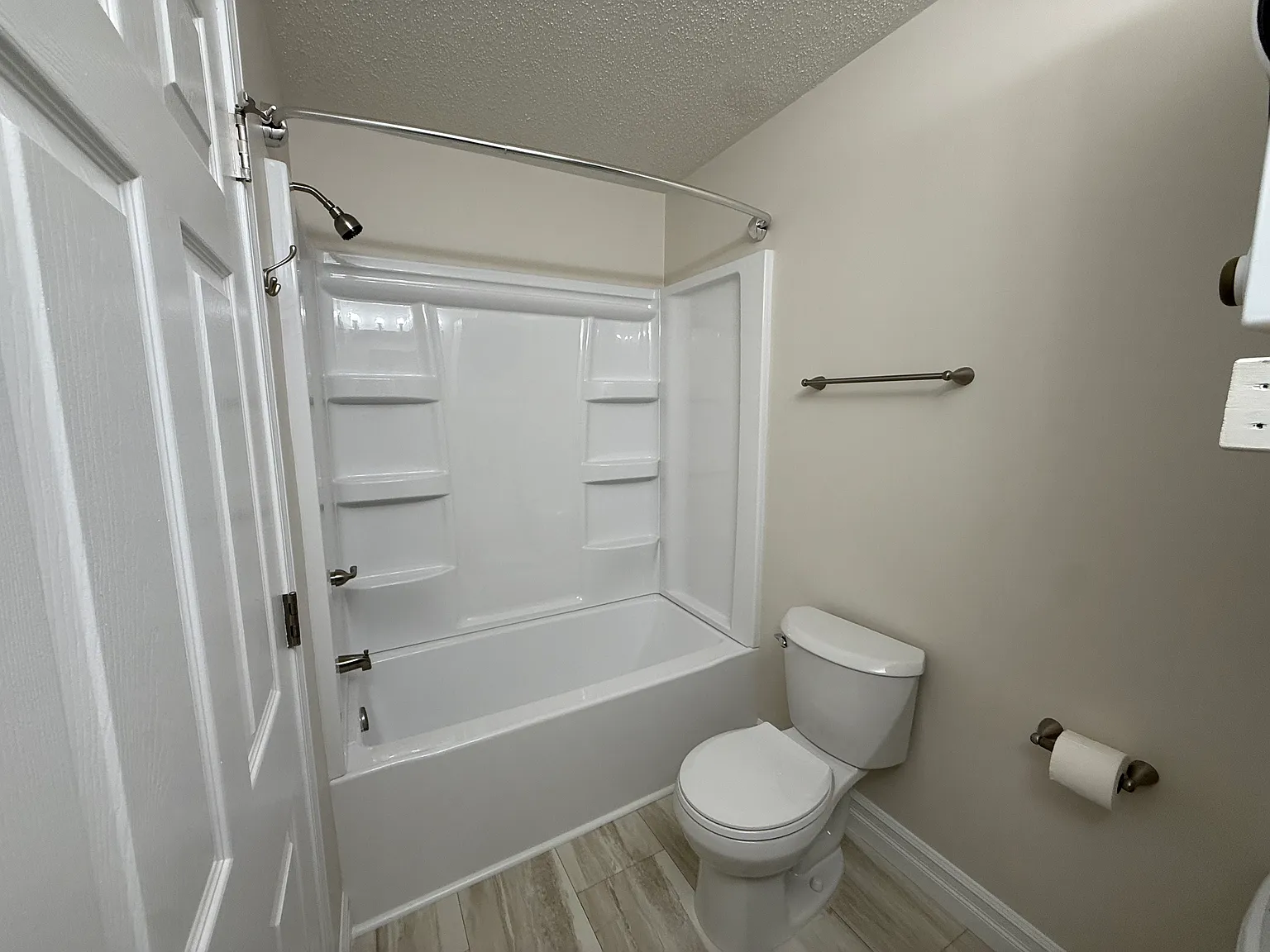 2 bed, 748 sqft, $1,100 — Photo 4