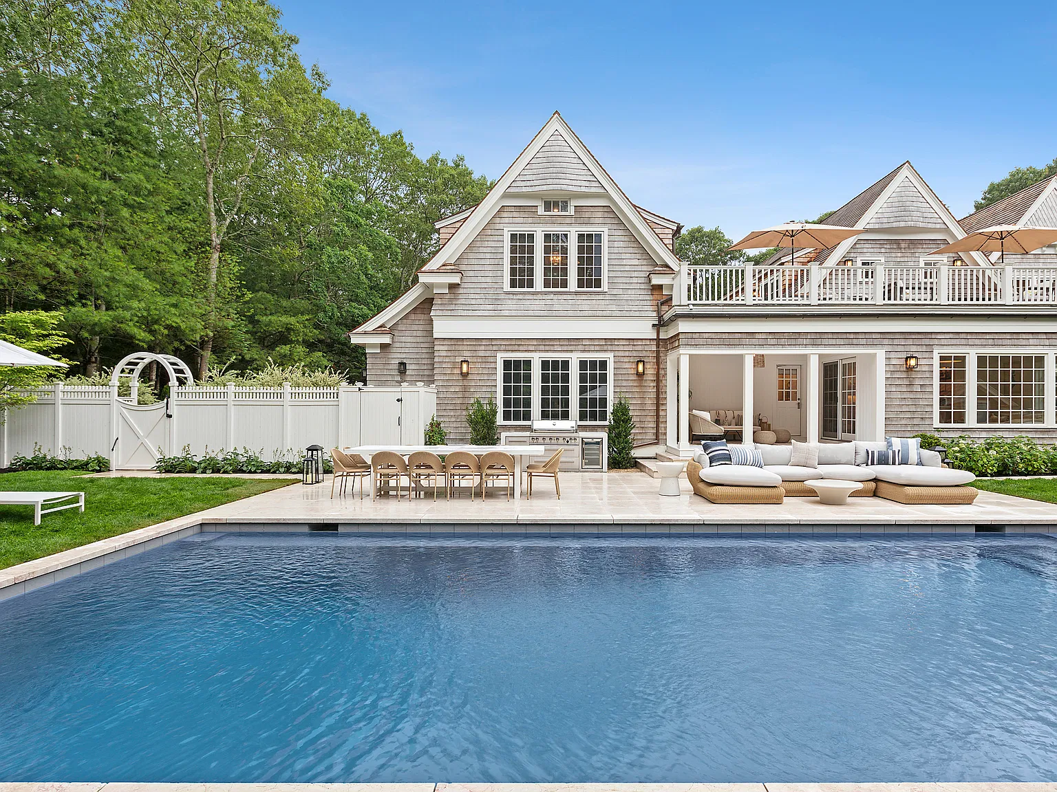 Exquisite In East Hampton — Photo 3